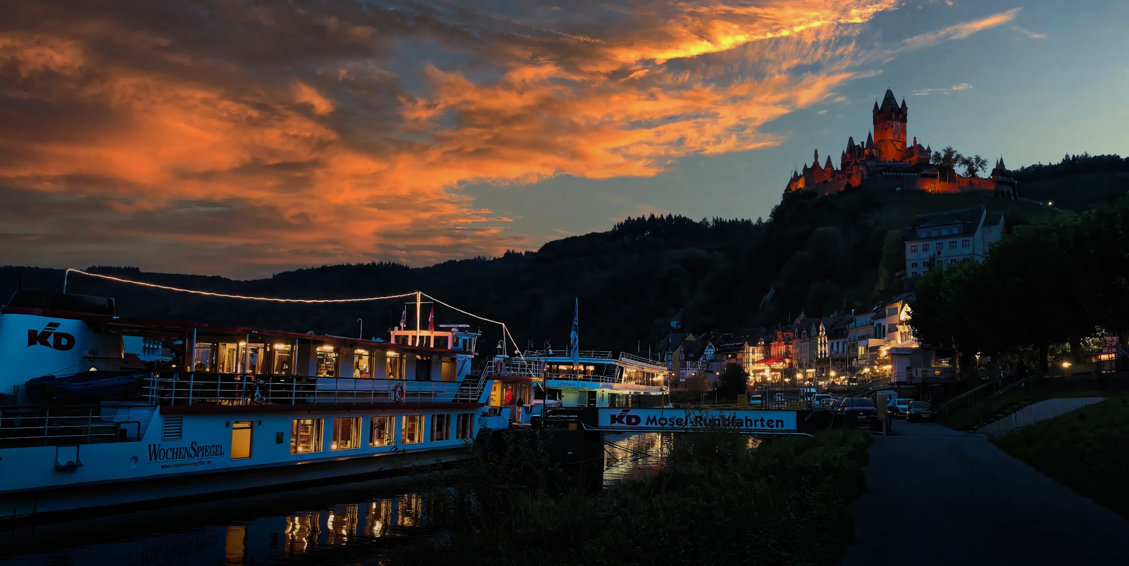 Cochem in der Nacht.